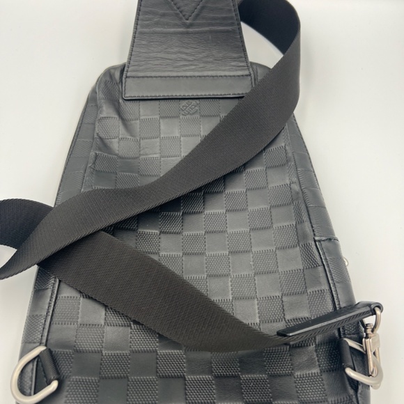 LV Avenue Slingbag preloved - Picture 5 of 13